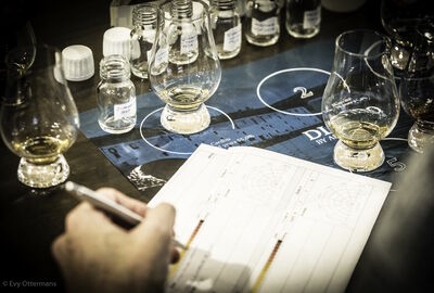 Het ontwikkelen van je smaakpalet: Zo leer je de fijnste smaken van whisky herkennen