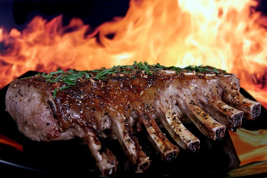 Grillades boisson par boisson : Découvrez les ingrédients secrets d'un barbecue épique